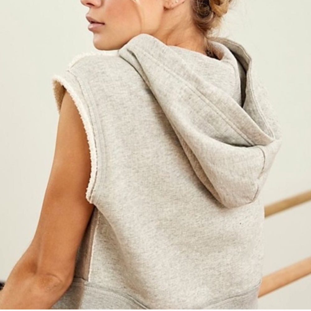 Free People Movement Swoop Crop Sleeveless Hoodie Women’s Medium Grey Athleisure - Picture 2 of 9